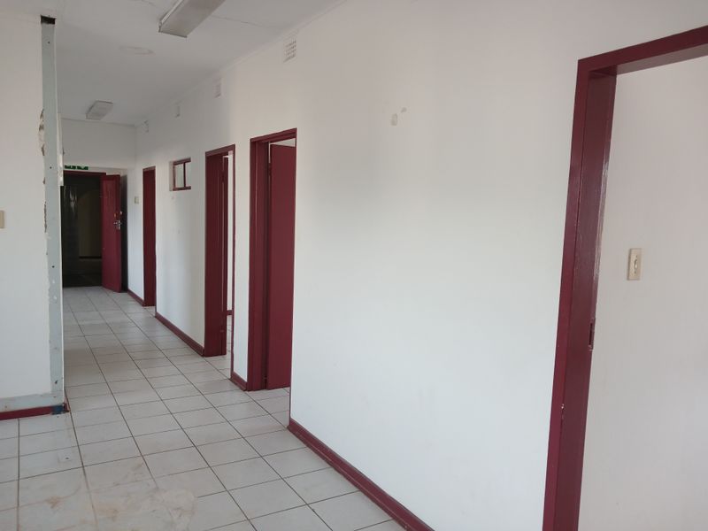 Multiple office To Let in Empngeni central - Photo 6