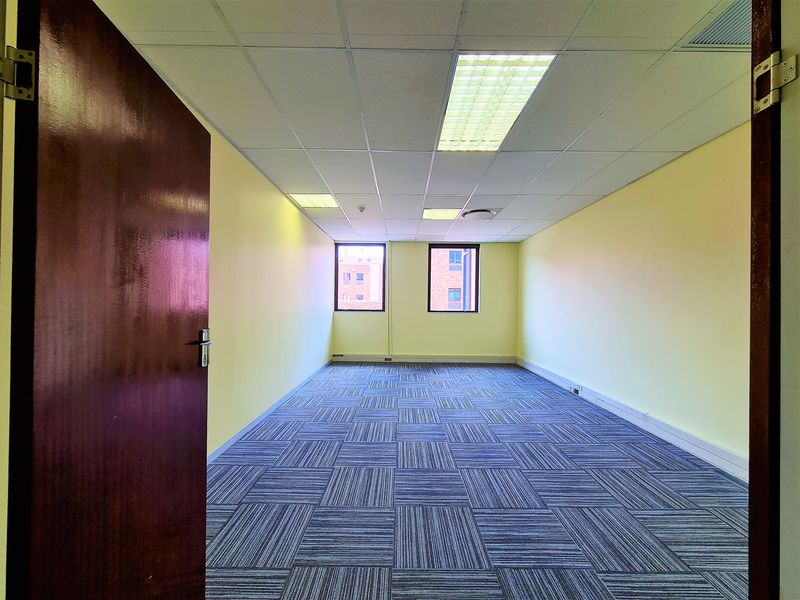 326m2 Office to Let in Quadrum Office Park - Photo 7