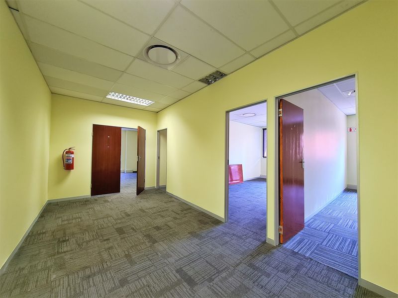 326m2 Office to Let in Quadrum Office Park - Photo 5