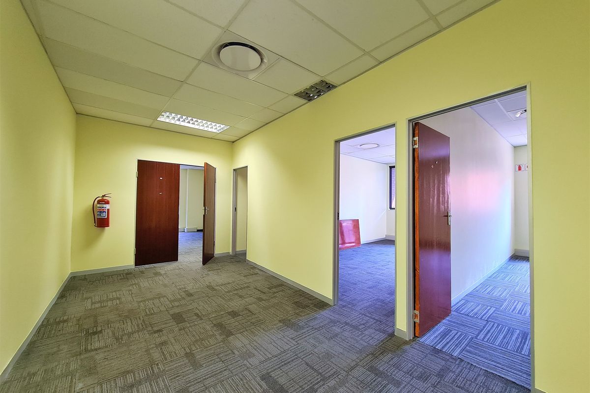 326m2 Office to Let in Quadrum Office Park - Photo 5