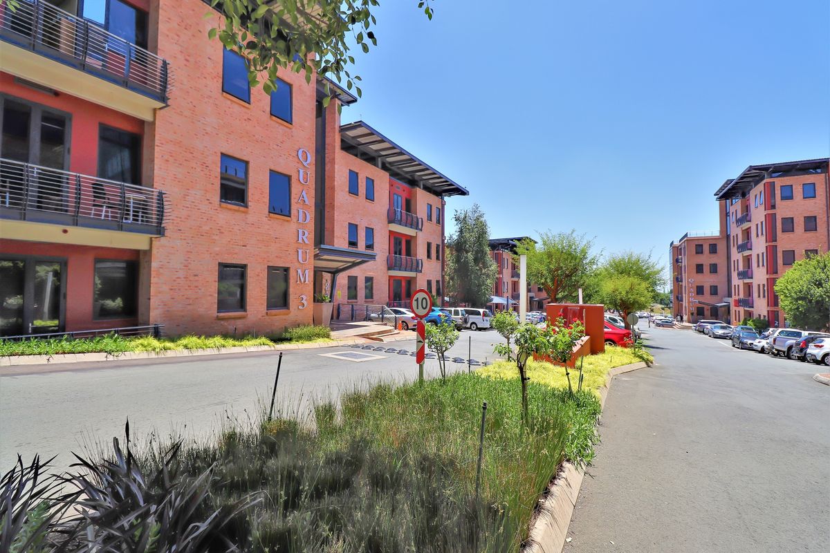 326m2 Office to Let in Quadrum Office Park - Photo 4