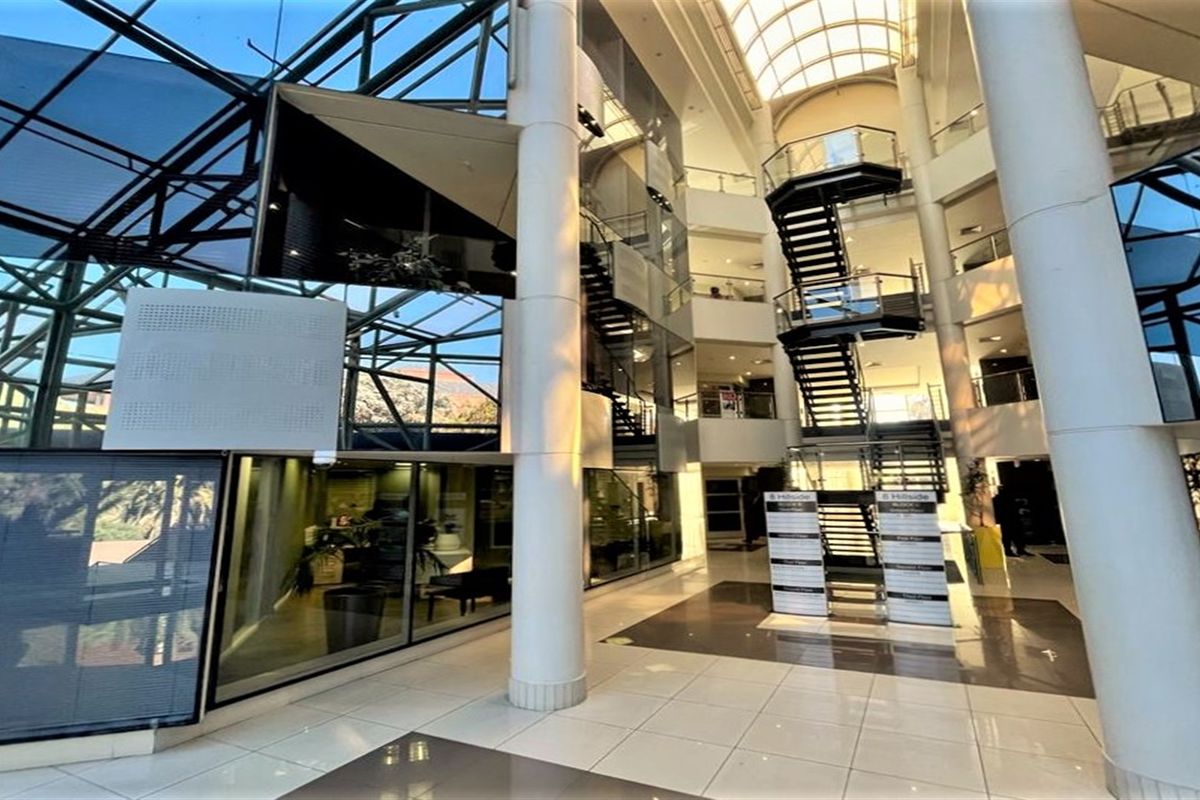 Office space to let in Parktown - Photo 2