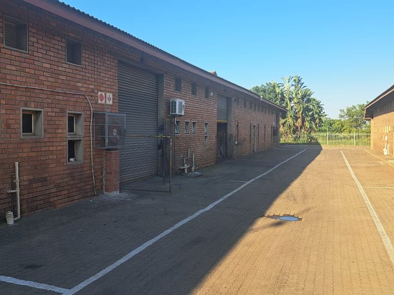 Well-Located 98m2 Workshop To Let in Alton, Richards Bay - Photo 9