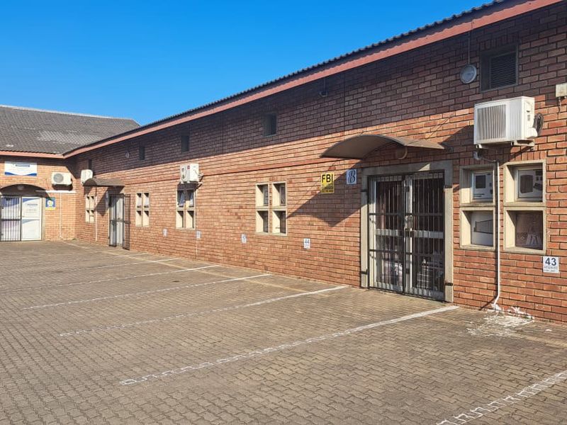 Well-Located 98m2 Workshop To Let in Alton, Richards Bay - Photo 1