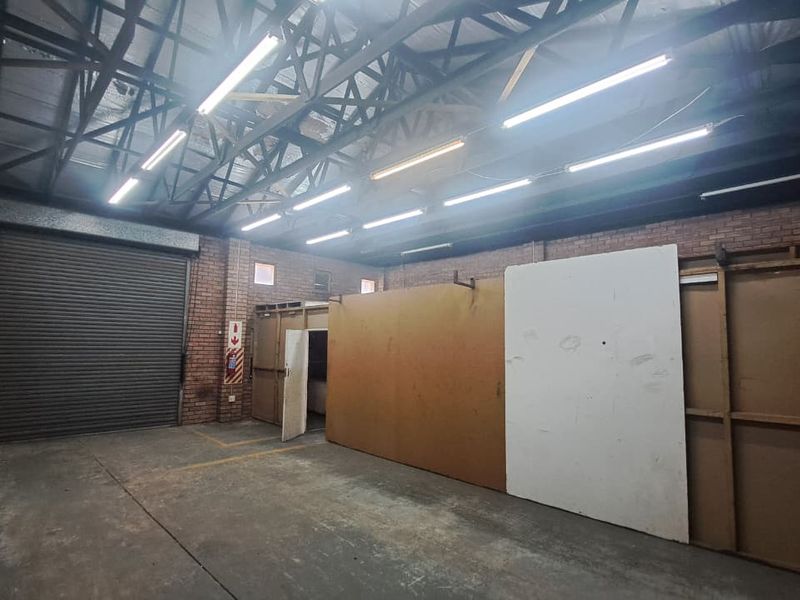 Well-Located 98m2 Workshop To Let in Alton, Richards Bay - Photo 2