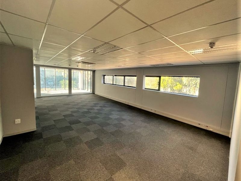 Office space to let in Parktown - Photo 3