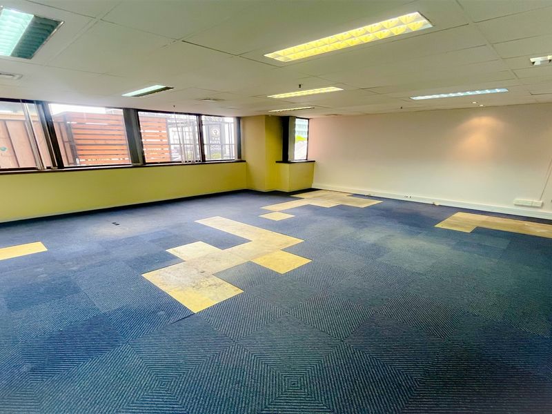 Office space to let in Braamfontein - Photo 8