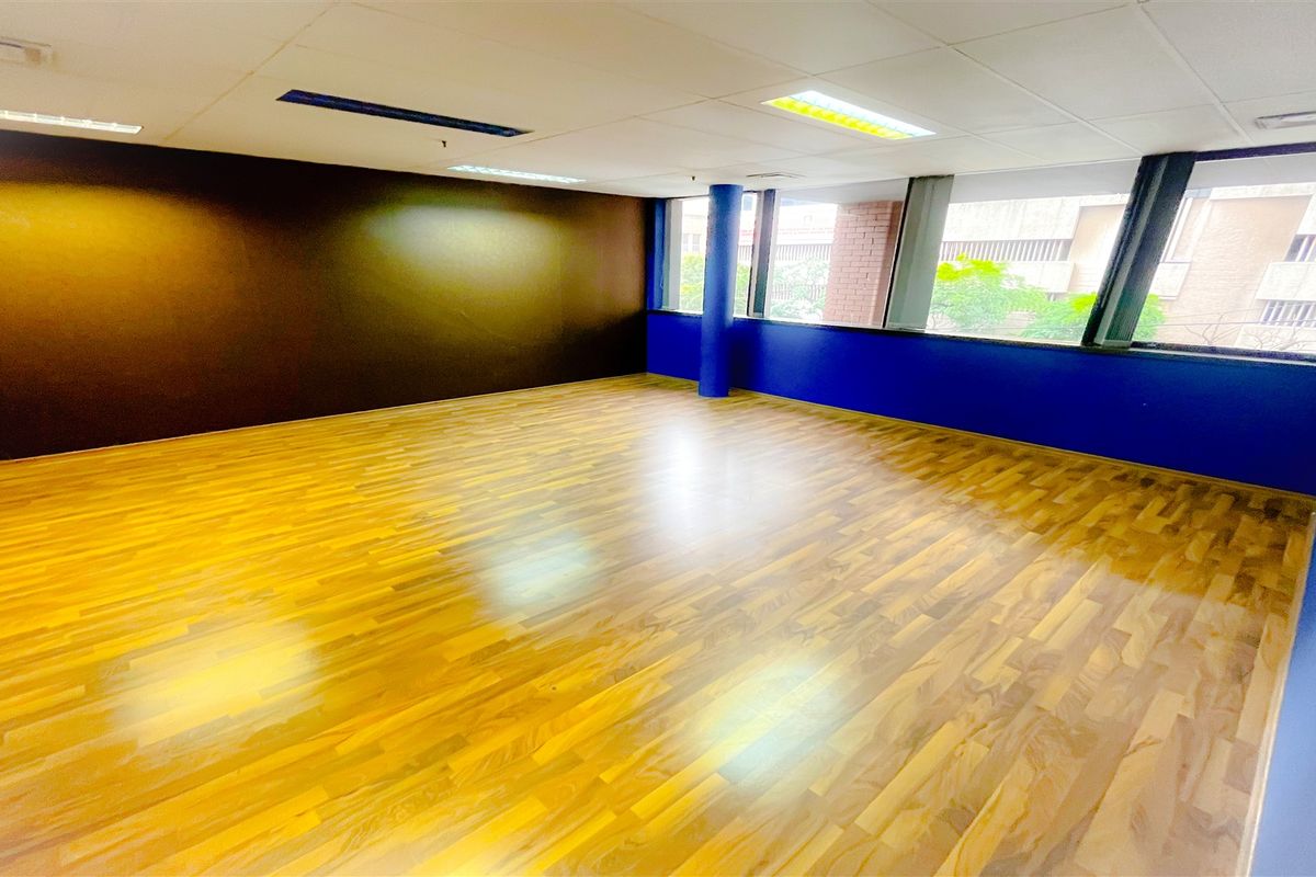 Office space to let in Braamfontein - Photo 5