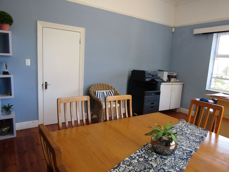 Prime Location - Photo 4