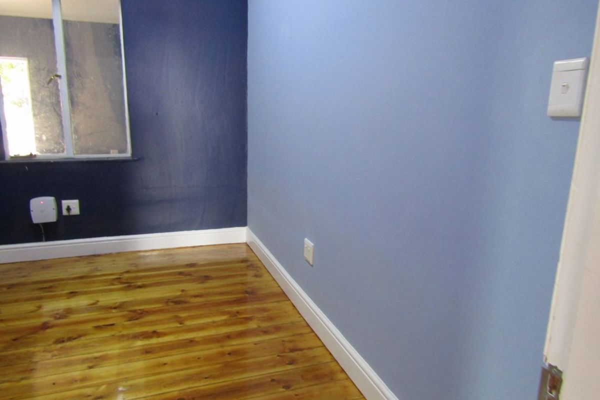 Prime Location - Photo 5
