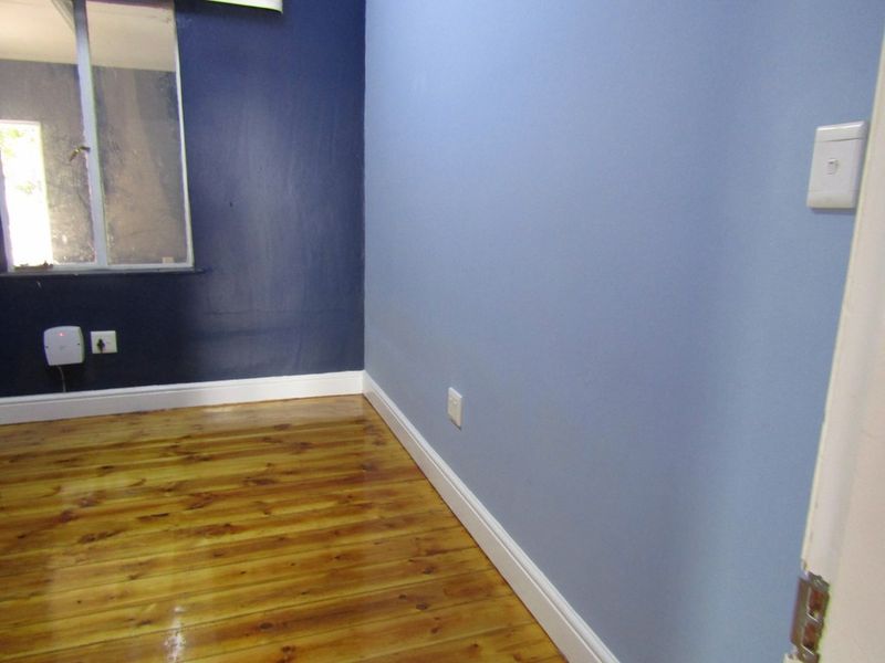 Prime Location - Photo 5