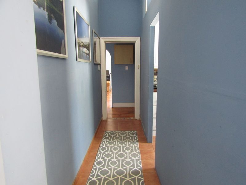 Prime Location - Photo 8