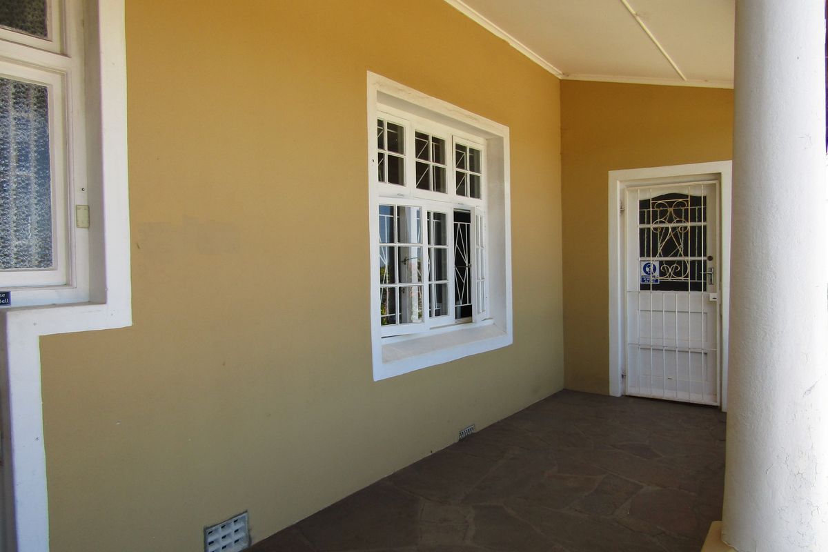 Prime Location - Photo 2
