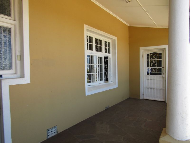 Prime Location - Photo 2