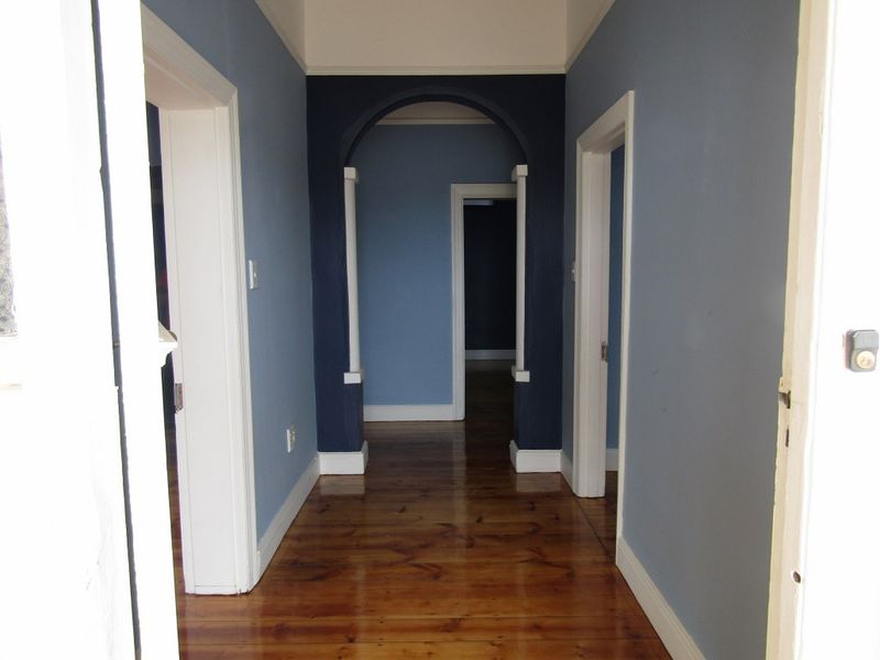 Prime Location - Photo 3