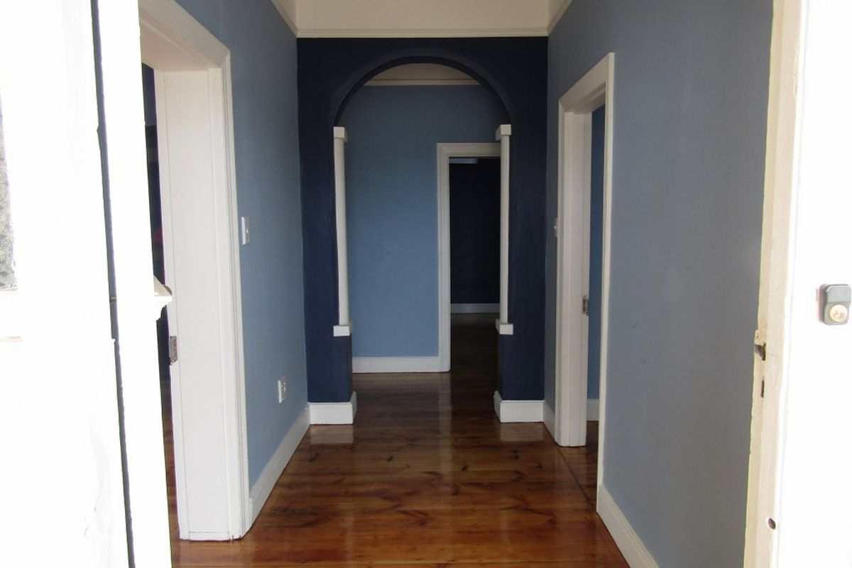 Prime Location - Photo 3