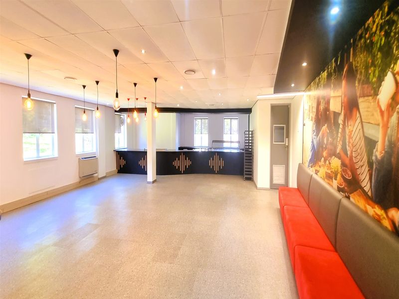 Office space to let in Freestanding building in Bryanston - Photo 3