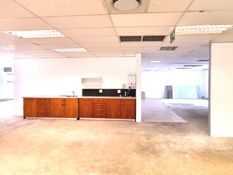Office space to let in The Woodlands. - Photo 4