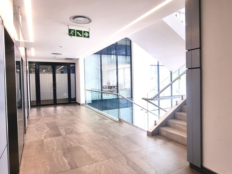 Office to let in Waterfall City - Photo 2