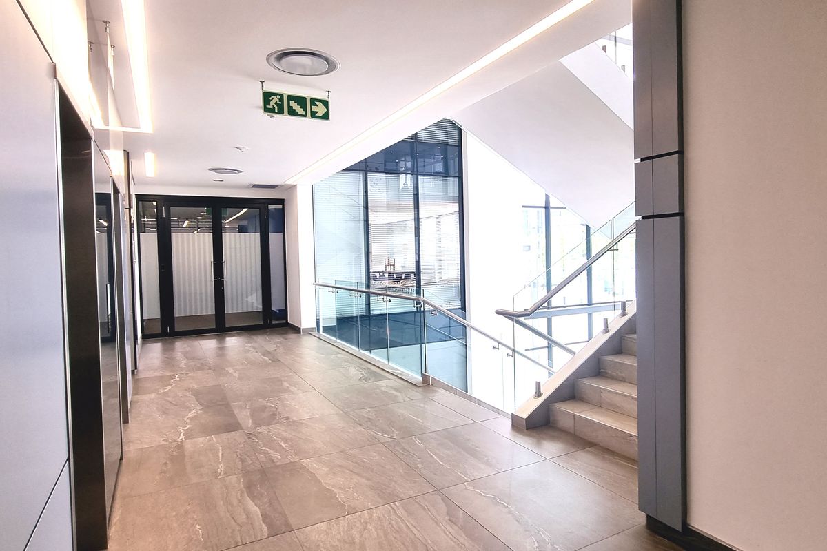 Office to let in Waterfall City - Photo 2
