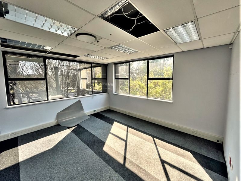 Office space to let - Photo 9