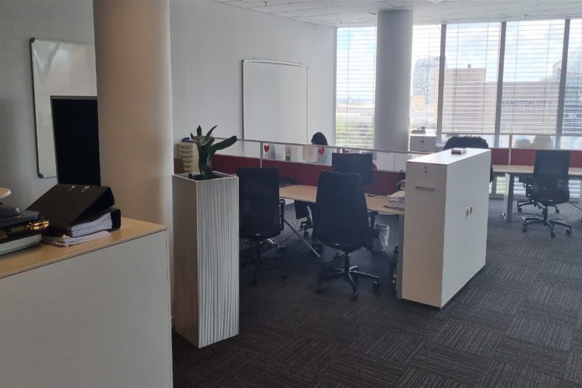 Office space to let in Sandhurst, Sandton - Photo 5