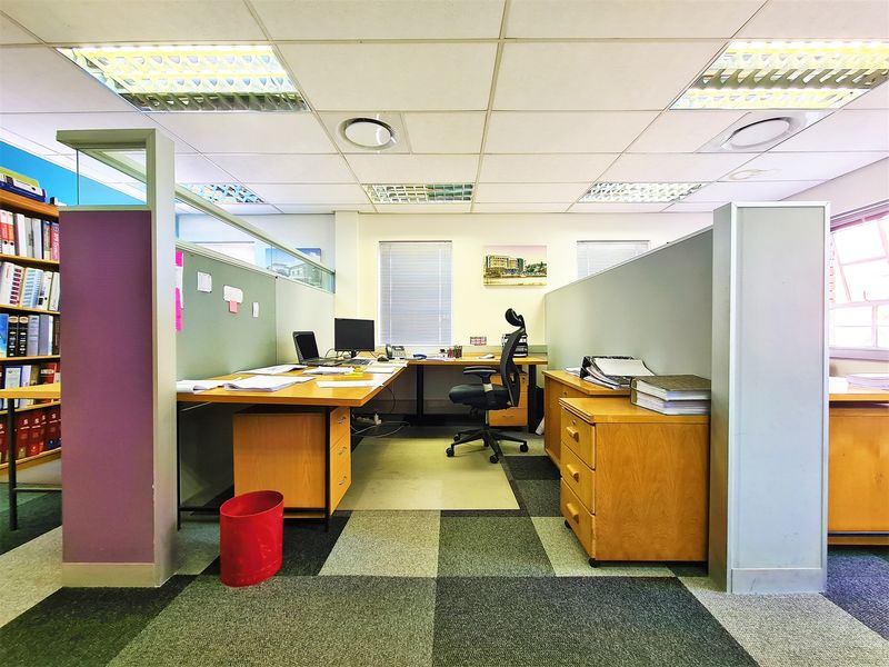 291m2 Office to Let in Fourways Golf Park - Photo 10