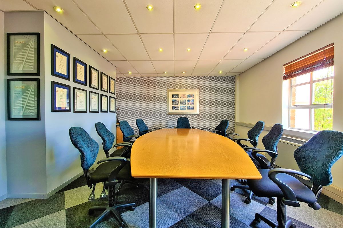 291m2 Office to Let in Fourways Golf Park - Photo 2