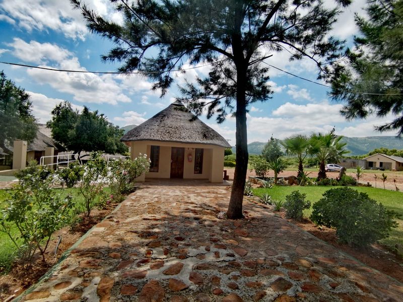 Perfectly Located Lodge close to N4 - Photo 8