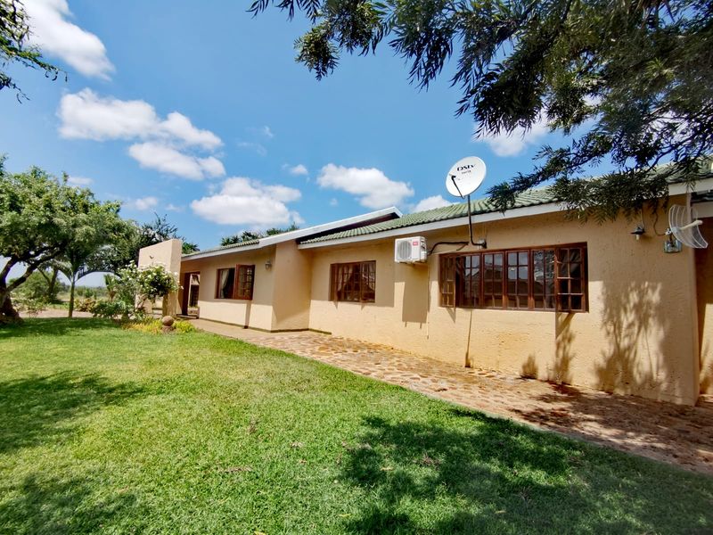 Perfectly Located Lodge close to N4 - Photo 6