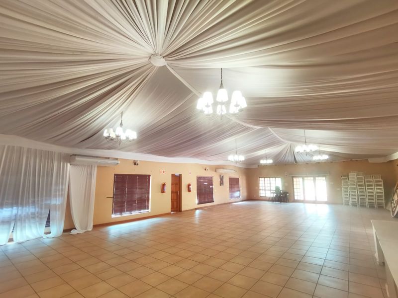 Perfectly Located Lodge close to N4 - Photo 3