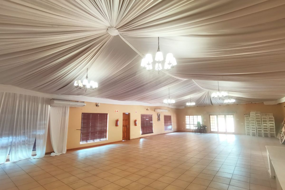 Perfectly Located Lodge close to N4 - Photo 3