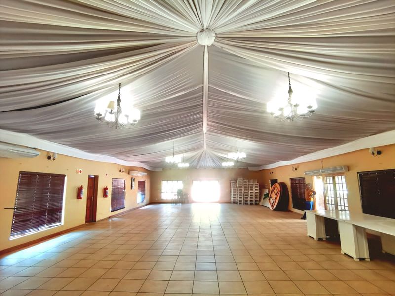 Perfectly Located Lodge close to N4 - Photo 4