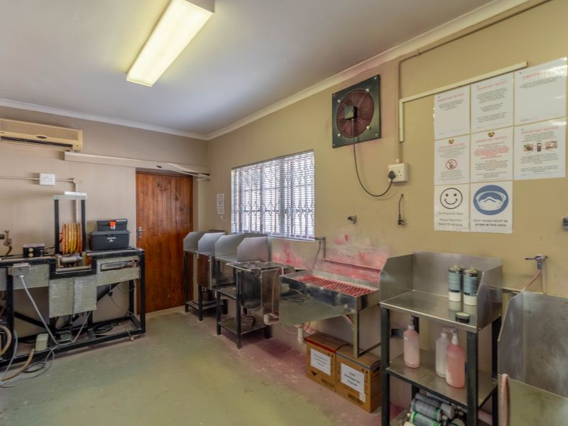 Impressive Commercial Property in the Sarnia/Hatton Estate Heartbeat - Photo 8