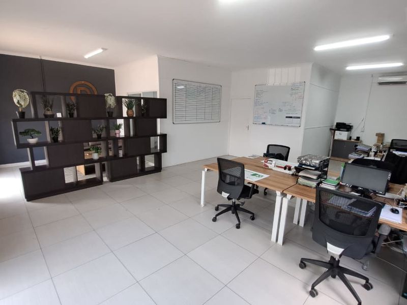 Centrally Located 83m2 Office Suite To Let – Richards Bay CBD - Photo 4