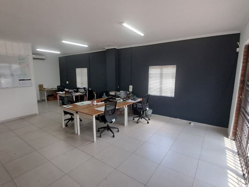Centrally Located 83m2 Office Suite To Let – Richards Bay CBD - Photo 5