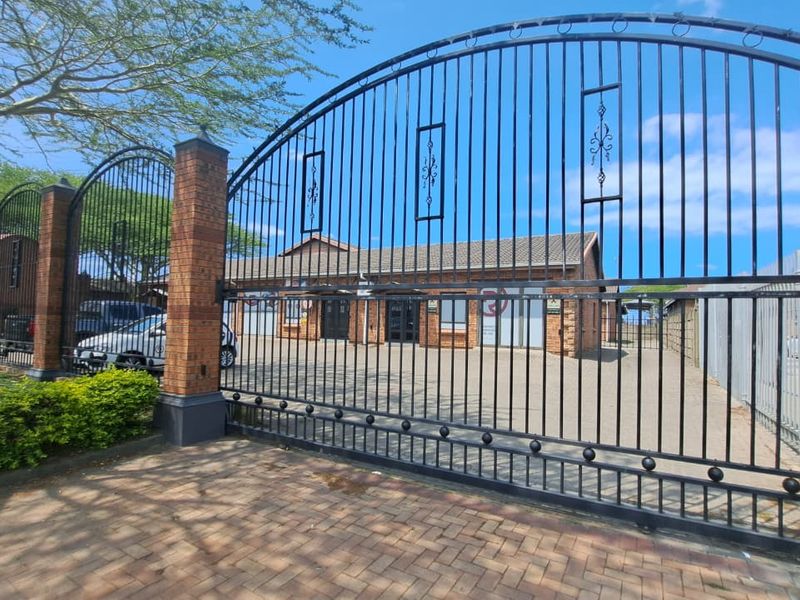 Centrally Located 83m2 Office Suite To Let – Richards Bay CBD - Photo 1
