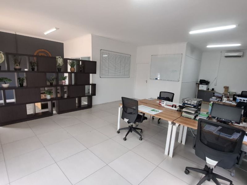 Centrally Located 83m2 Office Suite To Let – Richards Bay CBD - Photo 7