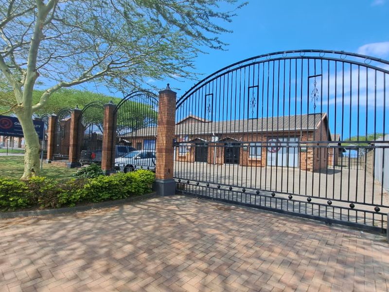 Centrally Located 83m2 Office Suite To Let – Richards Bay CBD - Photo 2