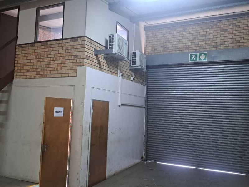 Limited Offer! 234m2 Workshop/Warehouse To Let in Alton North – 1 Month FREE Rental - Photo 9