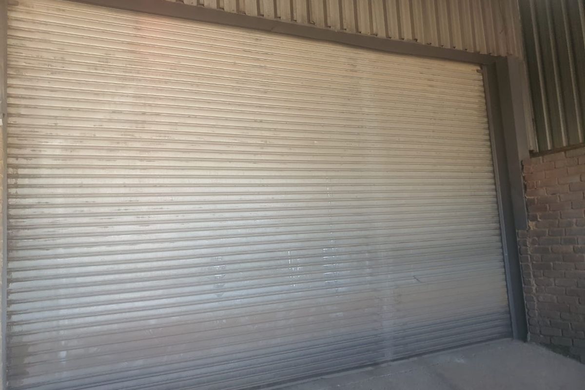 225m2 Warehouse TO LET in Clayville - Photo 2