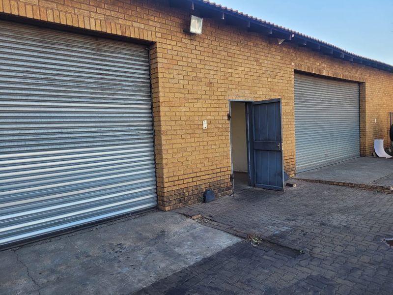 800m2  80 Amp Factory TO LET in Clayville - NO LOADSHEDDING - Photo 6