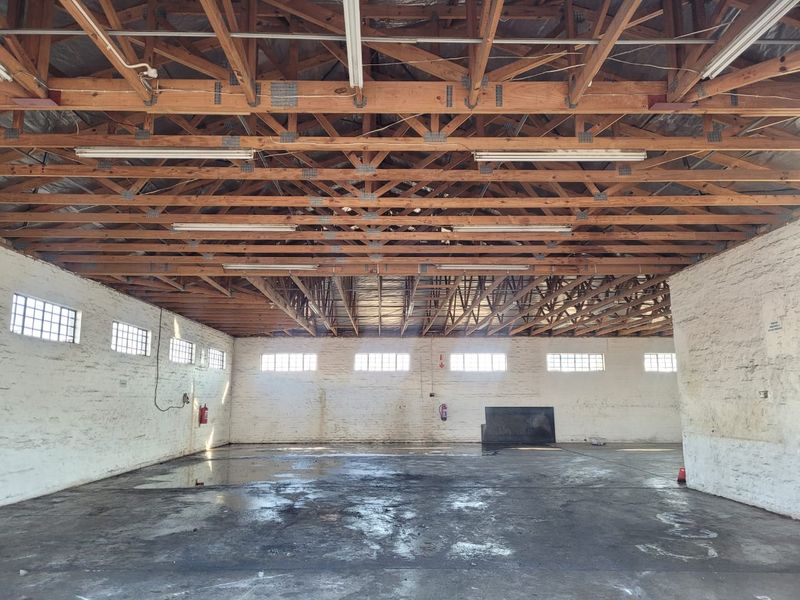 800m2  80 Amp Factory TO LET in Clayville - NO LOADSHEDDING - Photo 3