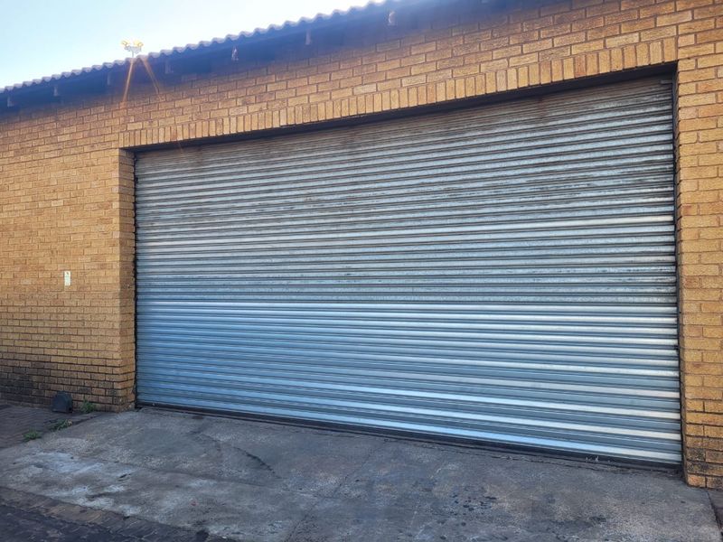800m2  80 Amp Factory TO LET in Clayville - NO LOADSHEDDING - Photo 2