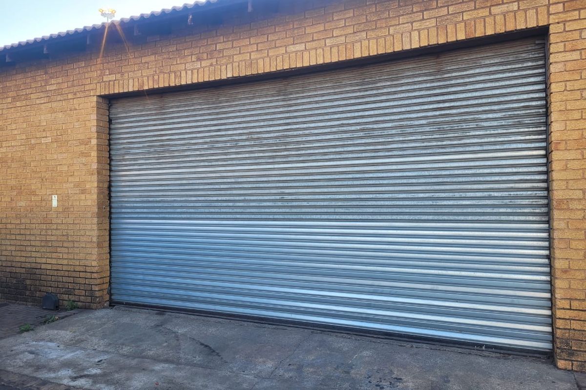 800m2  80 Amp Factory TO LET in Clayville - NO LOADSHEDDING - Photo 2