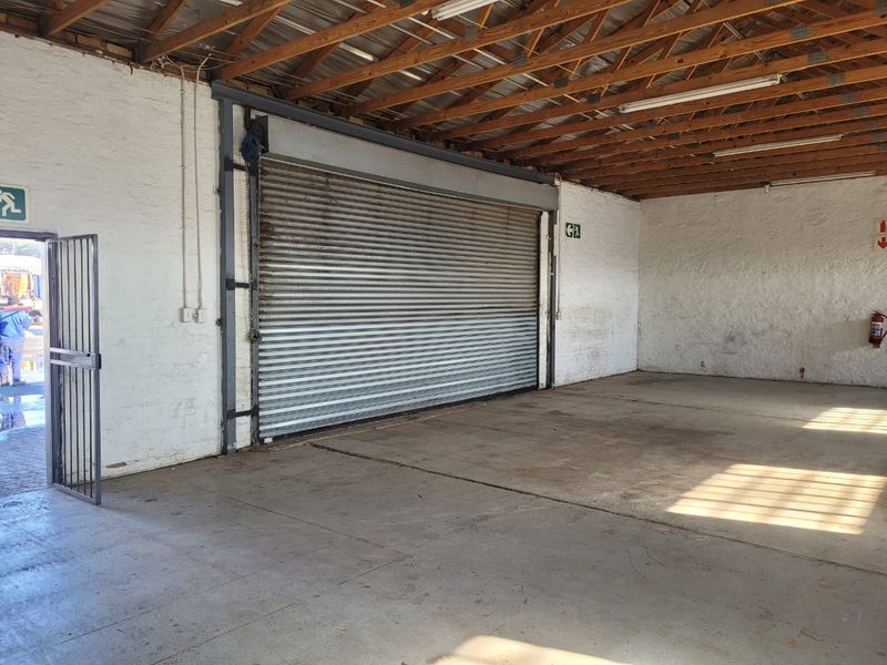 800m2  80 Amp Factory TO LET in Clayville - NO LOADSHEDDING - Photo 7