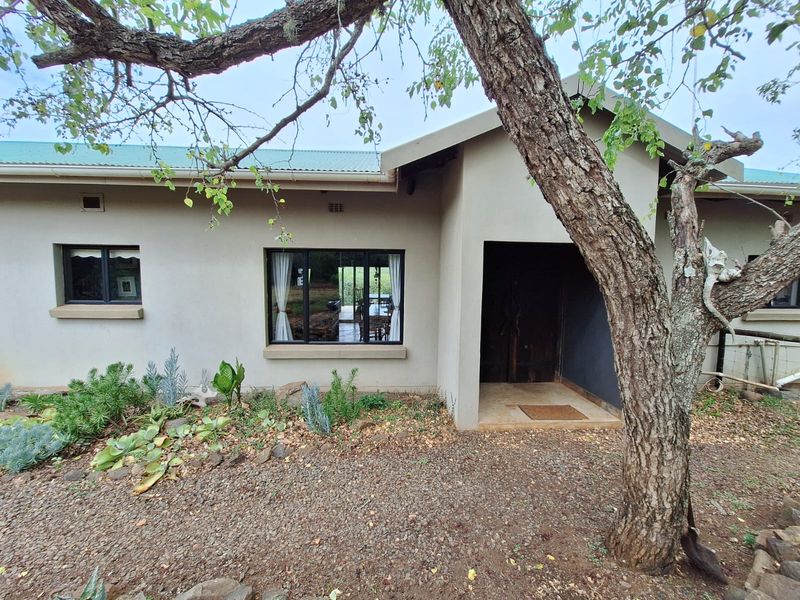 Farm for Sale with Chalets – Prime Investment Opportunity near Hluhluwe, KwaZulu-Natal - Photo 2