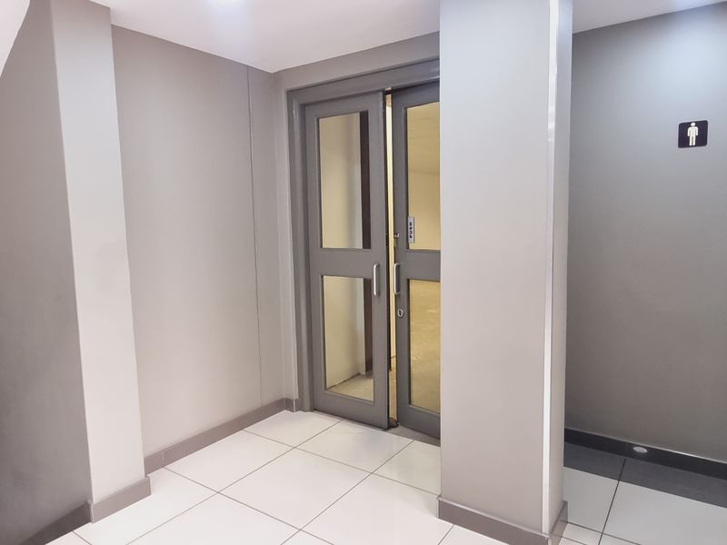 Office space to let in The Woodlands Office Park - Photo 3