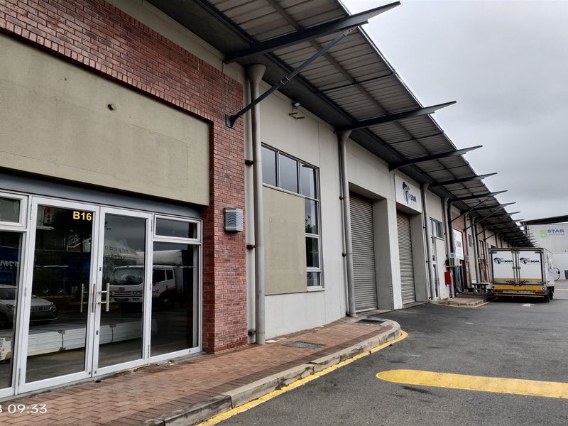 498m2  Warehouse  - TO LEASE - Photo 1
