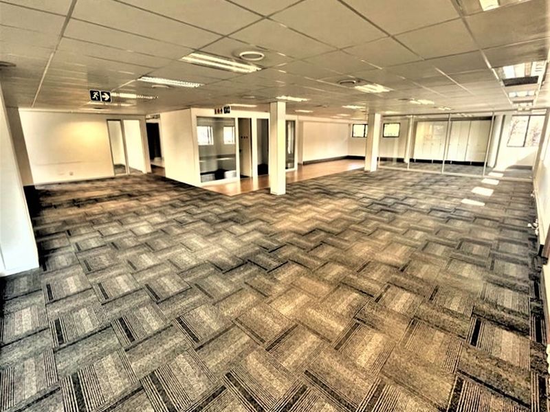 Office space to let in Rosebank - Photo 6